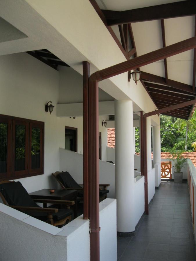 Sunil Garden Guesthouse Unawatuna Extérieur photo